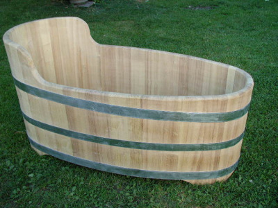 Holzbadewanne Holzbadewannen Badewanne aus Holz im Bad Badewanne